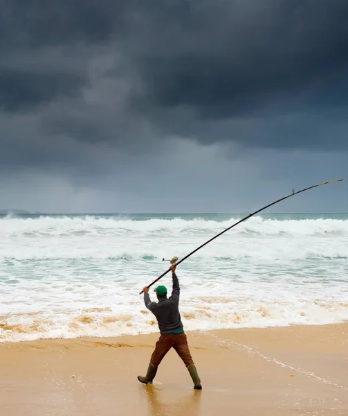 Pesca durante la tempesta — Foto Stock