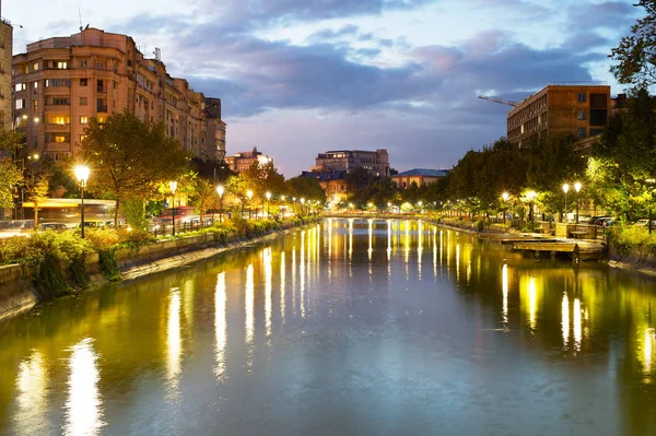 Bukarest Downtown Twilight. Románia — Stock Fotó