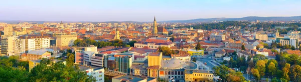 Cluj Napoka panorama, Rumania —  Fotos de Stock