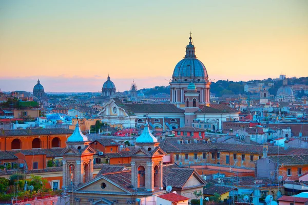 Rome in schemerlicht, Italië — Stockfoto