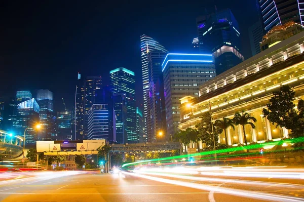 夜のシンガポールの交通路 — ストック写真