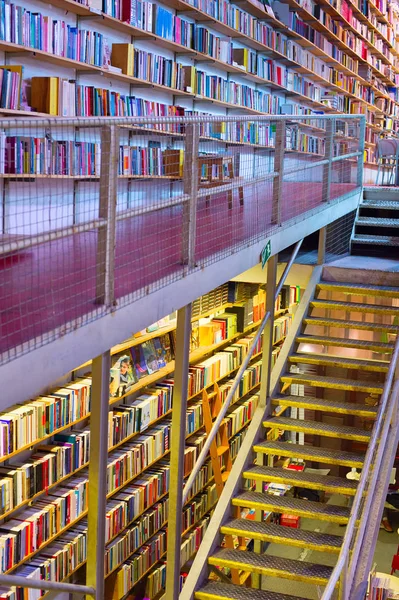 Huge  bookstore "Ler Devagar" — Stock Photo, Image