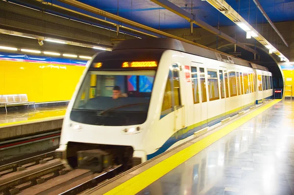 Estação de metro de Madrid. Espanha — Fotografia de Stock