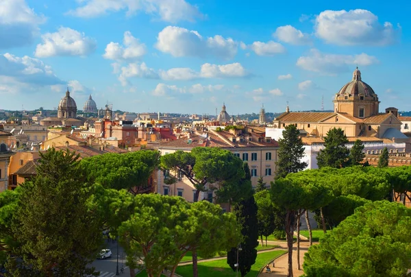 Skyline de Roma, Italia — Foto de Stock