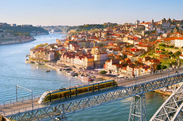 Porto översikt i solnedgången, Portugal — Stockfoto