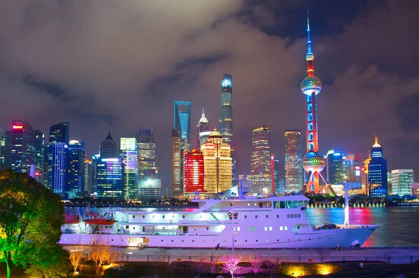 夜の上海スカイライン — ストック写真