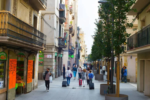 Människor som går på gatan — Stockfoto