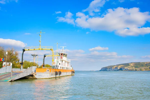 Kapal Industri Tua Sungai Danube Rumania — Stok Foto