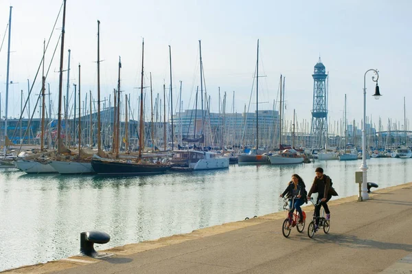 Barcelona España Nov 2016 Pareja Bicicletas Port Well Barcelona Port — Foto de Stock