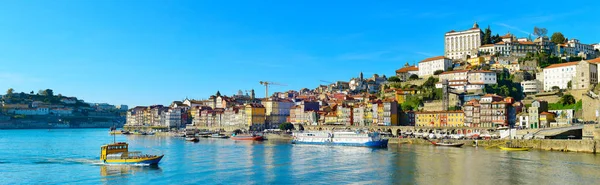 Panorama Van Porto Oude Binnenstad Met Een Toeristische Boot Rivier — Stockfoto