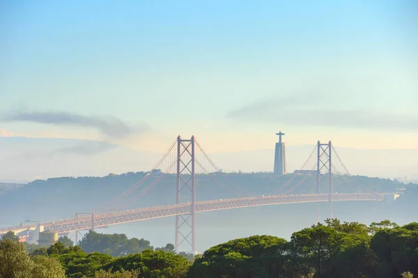 Лиссабонский мост — стоковое фото