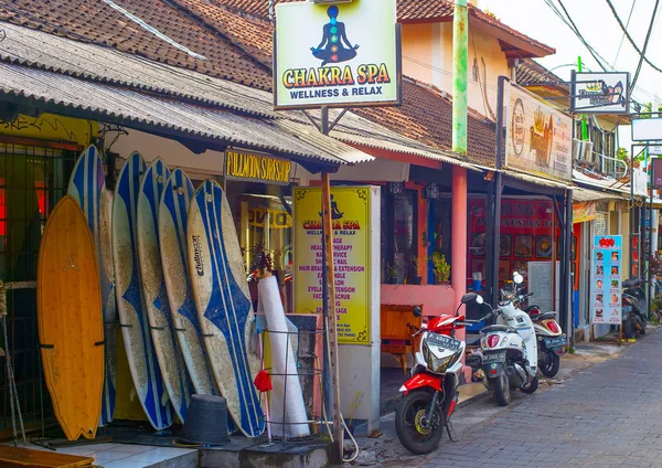 Kuta Isla Bali Indonesia Ene 2017 Calle Con Tiendas Turísticas — Foto de Stock
