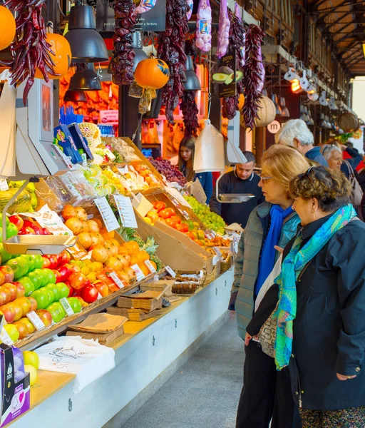 Мадрид Испания Ноября 2016 Года Люди Mercado San Miguel Мадриде — стоковое фото