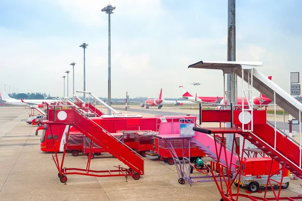 Airport equipment stairs airplanes buses — Stock Photo, Image