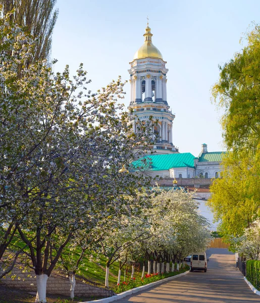 Kijów Pechersk Kościół Lavra wiosna — Zdjęcie stockowe