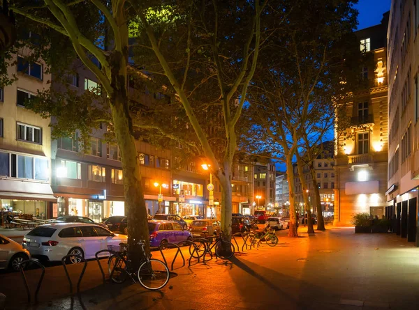 Night street Frankfurt downtown, Duitsland — Stockfoto