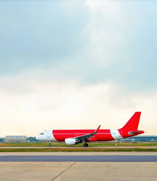 Avión, pista, aeropuerto, salida, horizonte — Foto de Stock