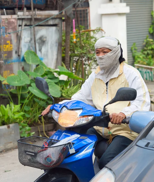 Retrato motorista de moto homem Tailândia — Fotografia de Stock
