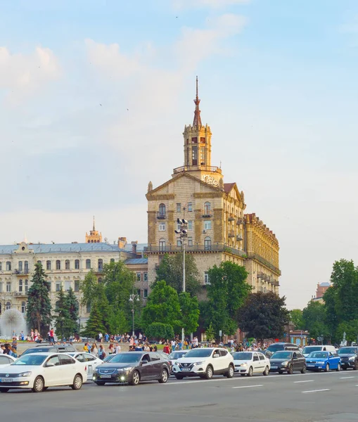 Korki Khreschatyk ulica Kijów — Zdjęcie stockowe