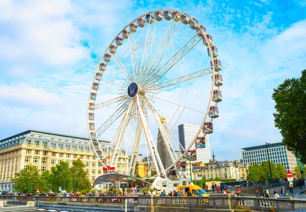 Brussels Belgium 2019 Október Óriáskerék Kilátása Égre Modern Városkép Napsütésben — Stock Fotó