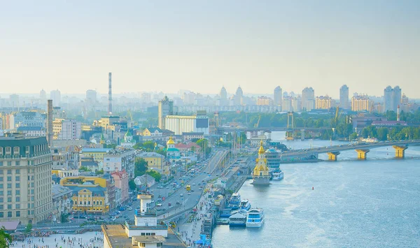 Skyline Kiev Crepuscolo Podil Fiume Dnipro Ucraina — Foto Stock