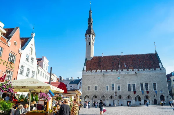 Tallinn Estland Juli 2019 Zentraler Platz Der Altstadt Mit Blumengeschmückten — Stockfoto