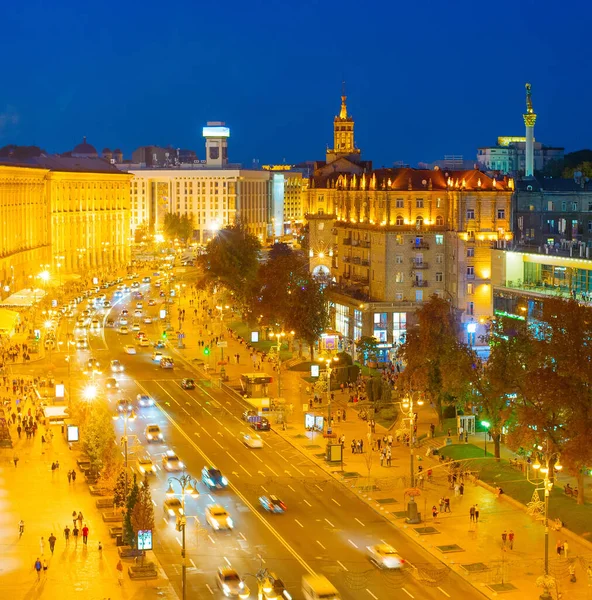 Vista Crepuscolare Del Paesaggio Urbano Kiev Con Strada Khreshatyk Illuminata — Foto Stock