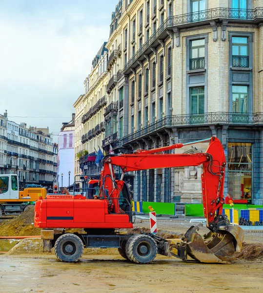 Cityscape Com Escavadoras Que Trabalham Renovação Baixa Rua Bruxelas Bélgica — Fotografia de Stock