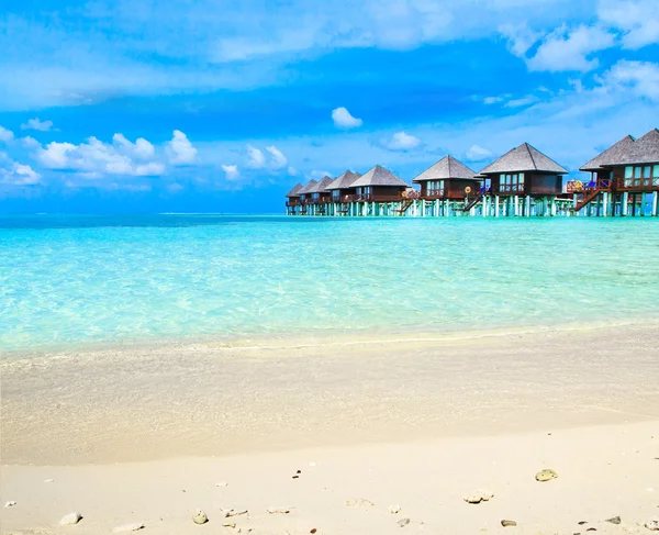 Spiaggia tropicale alle Maldive — Foto Stock