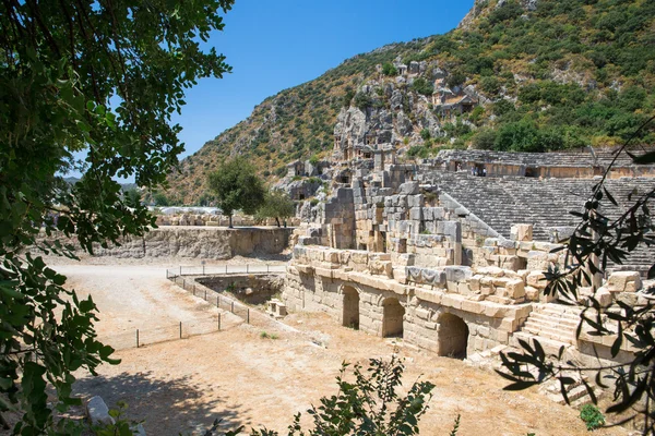 Túmulos antigos de corte de rocha em Myra — Fotografia de Stock