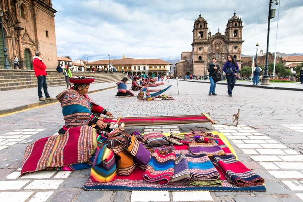 Tejedores nativos no identificados en Perú — Foto de Stock