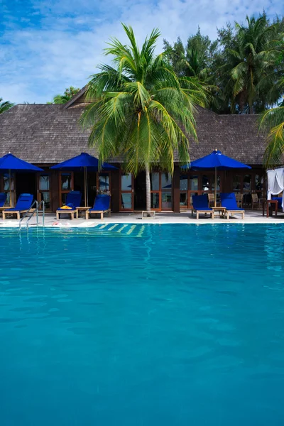 Piscina en el hotel — Foto de Stock