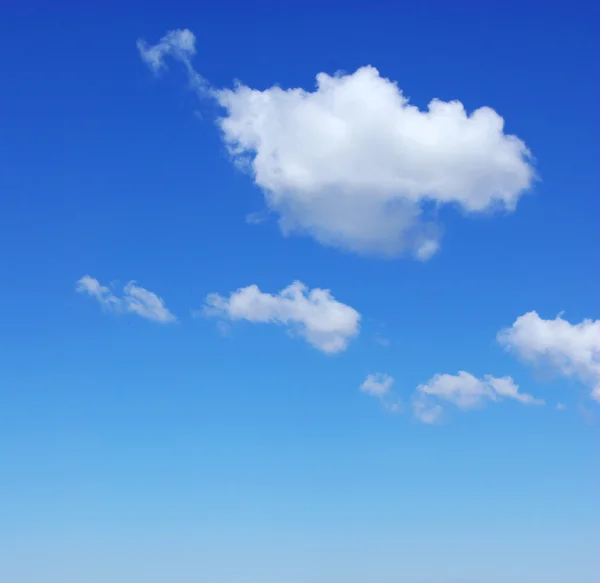 Sfondo cielo blu con nuvole — Foto Stock