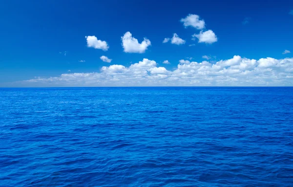 Blue Sea Blue Sky Background — Stock Photo, Image