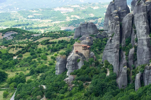 Monastery on top of rock in Meteora — Stock Photo, Image