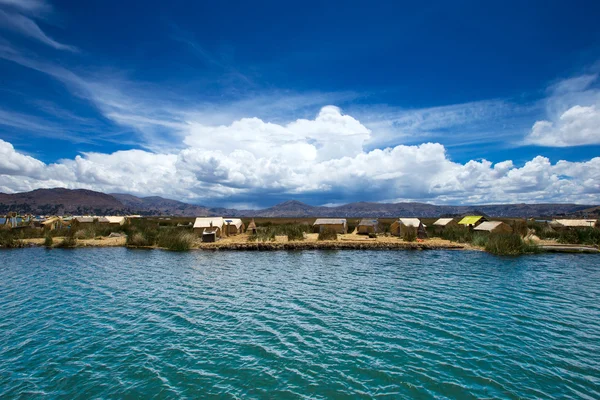 Barco Totora en el lago Titicaca — Foto de Stock