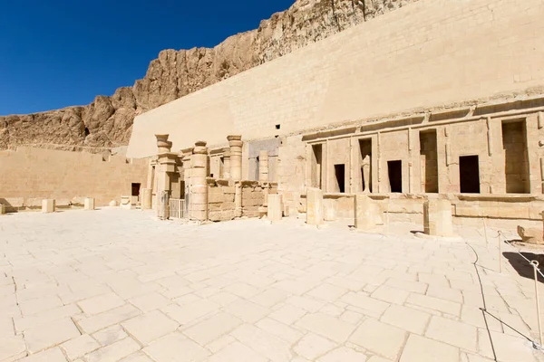 Hatshepsut templein Egypten — Stockfoto