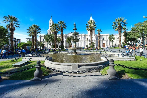 Chiesa nella piazza principale di Arequipa — Foto Stock