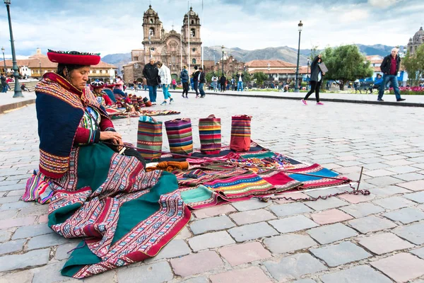 Tejedores nativos peruanos — Foto de Stock