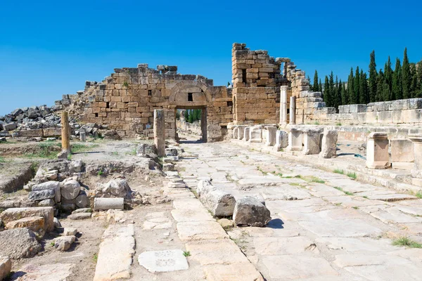 Oude ruïnes in Hiërapolis — Stockfoto