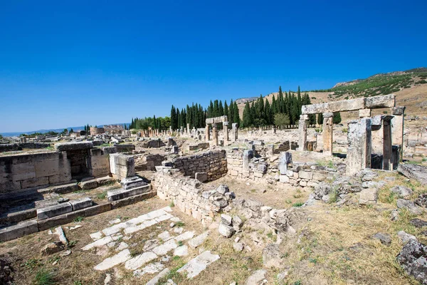 Oude ruïnes in Hiërapolis — Stockfoto