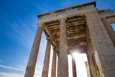 Parthenon Tapınağı kalıntıları Akropolis üzerindeki