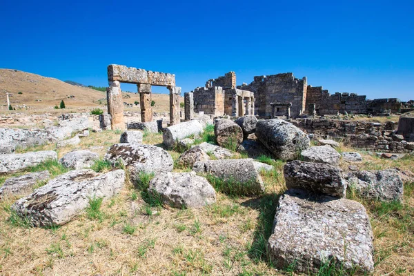 Antiguas ruinas en Hierápolis — Foto de Stock