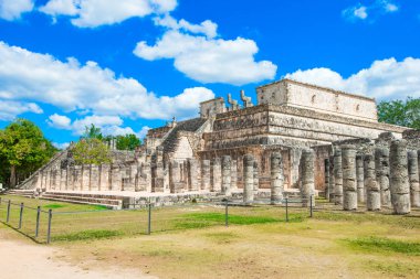 Tüylü yılan piramit chichen Itza sitesinde