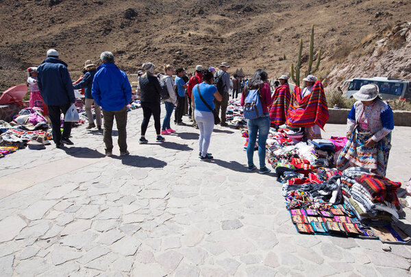Tourists watching condors in the Colca 