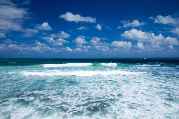 Vistas tropicales al mar — Foto de Stock