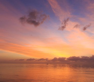 Maldivler 'de gün batımı