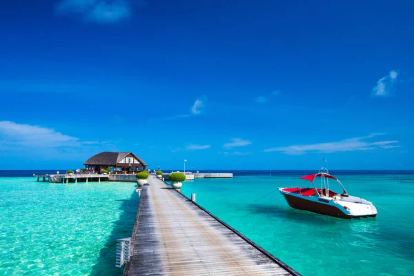 Spiaggia tropicale alle Maldive — Foto Stock