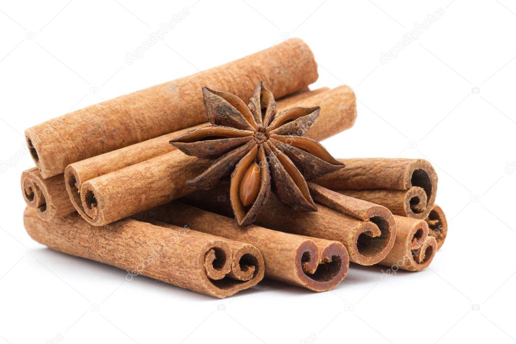 anice star and cinnamon sticks