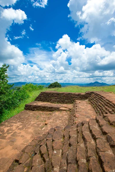 Готель Sigiriya Лев кам'яна фортеця — стокове фото